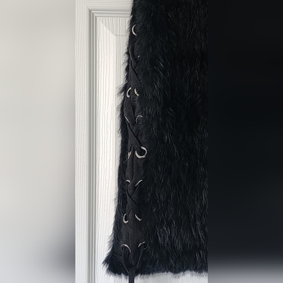 Love Token 100% rabbit fur vest - Picture 2 of 5